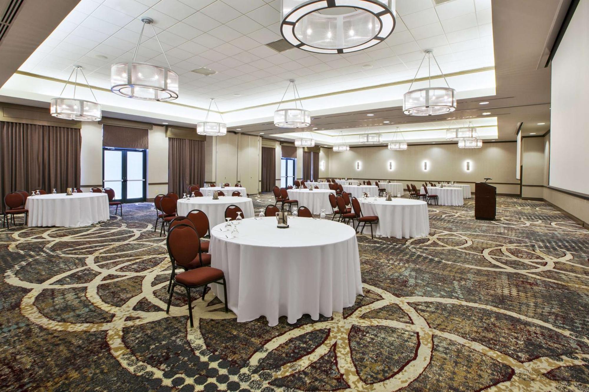 Embassy Suites Columbus - Airport Екстериор снимка