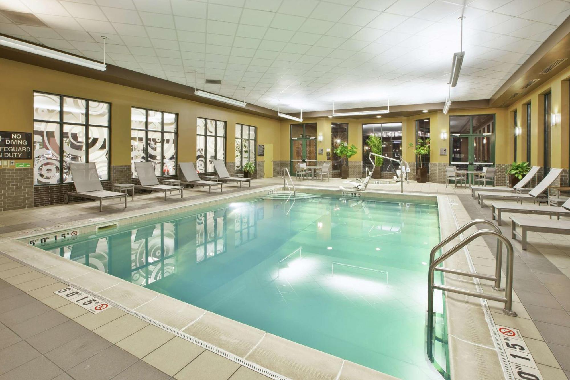 Embassy Suites Columbus - Airport Екстериор снимка