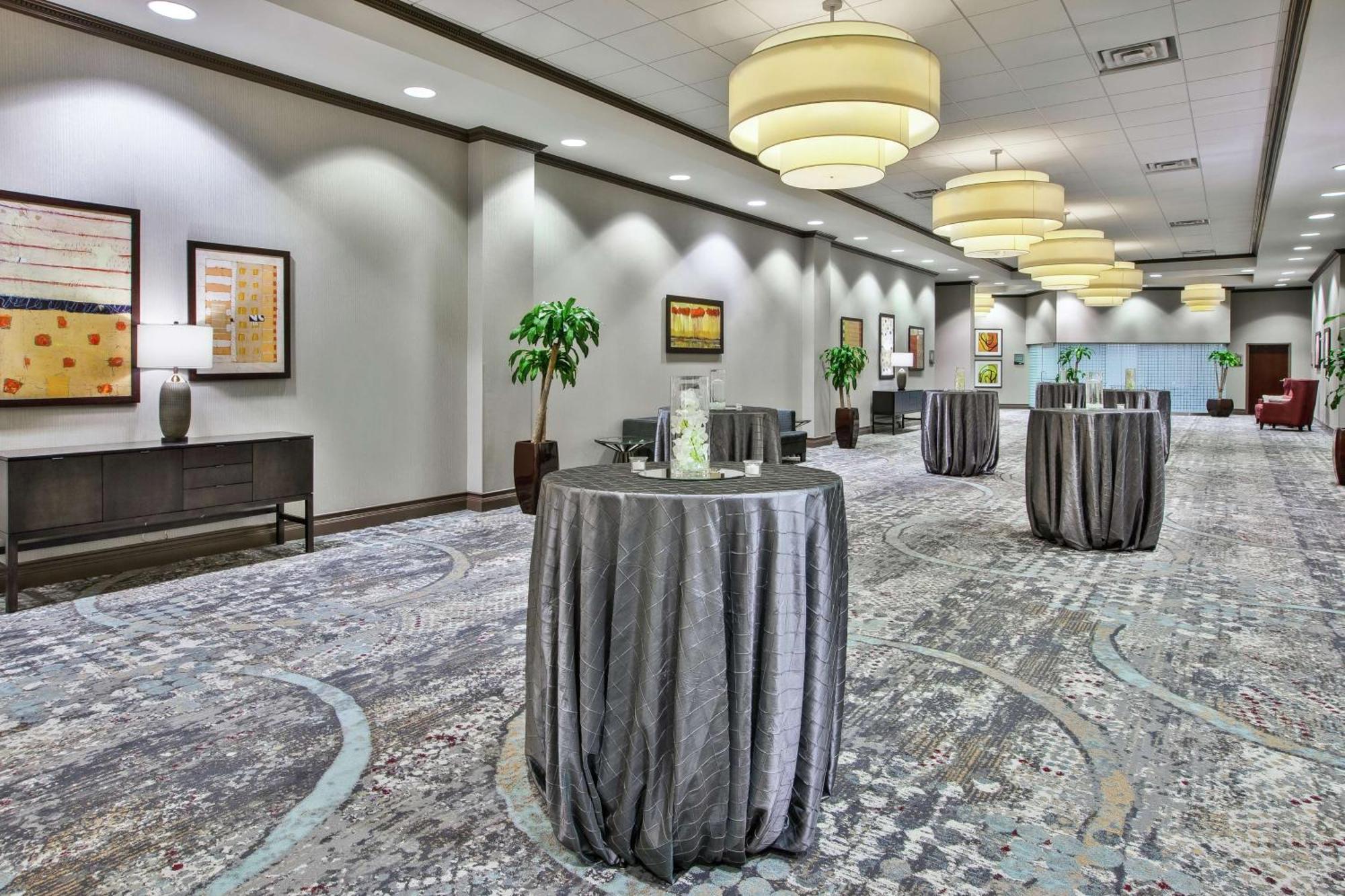 Embassy Suites Columbus - Airport Екстериор снимка